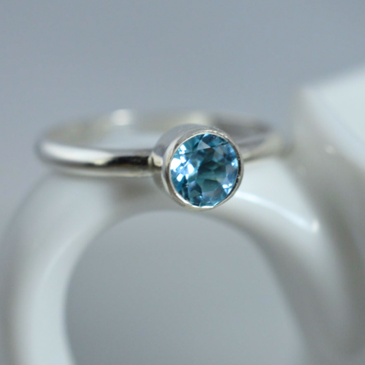 Sterling Silver 5mm Blue Topaz Ring